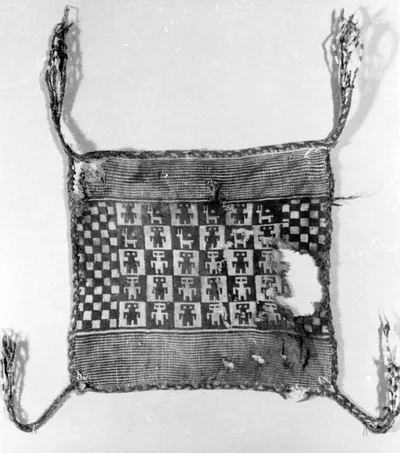 Carrying Cloth by Inca, 1476-1532