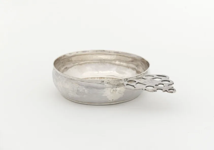 Porringer by Moody Russell, c. 1725