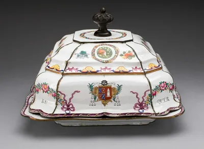 Covered Dish by China, c. 1765, Qing dynasty (1644–1911), Qianlong reign mark and period (1736–95)
